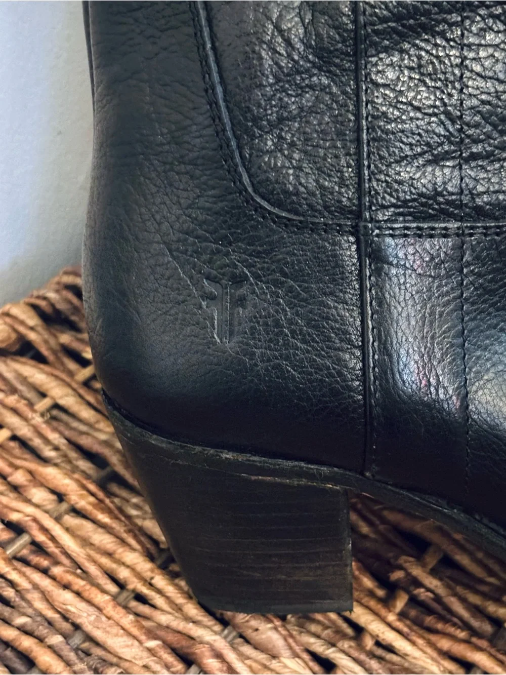 Frye Tall Knee High Black Leather Riding Boots Size 8.5
